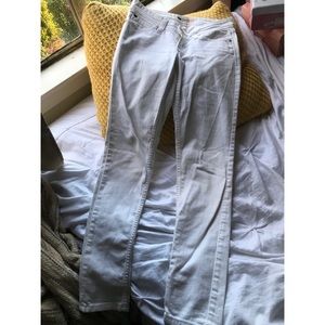 White Levi’s Demi curve skinny jean